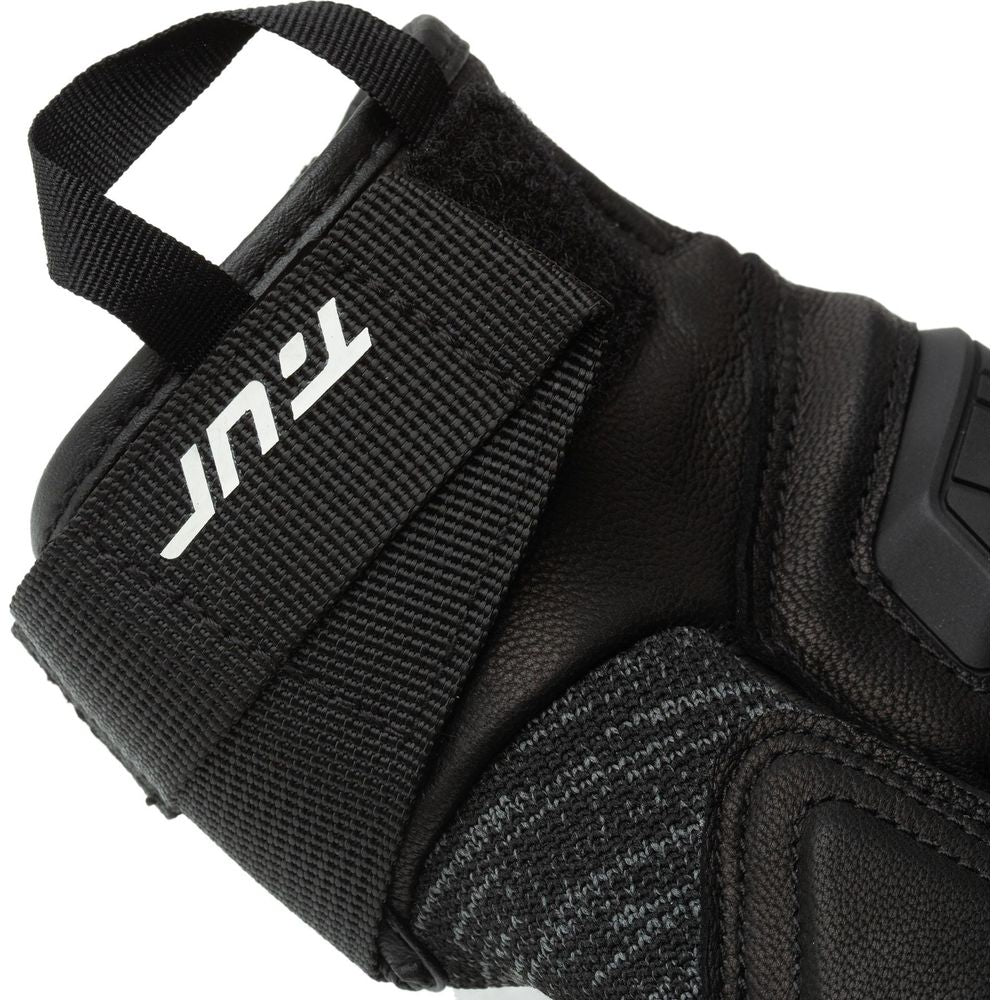 T.UR G-Knit Summer Gloves Black