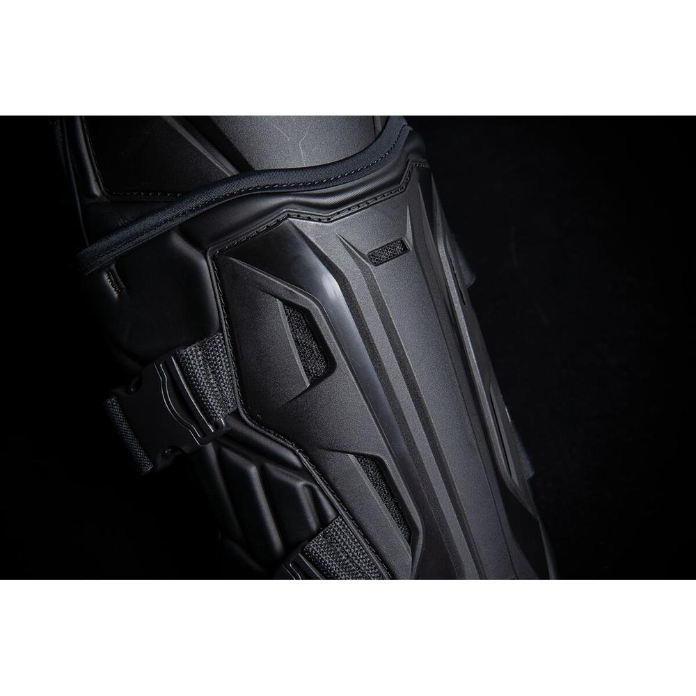 Icon Field Armor 3 Knee Protector Black - FREE UK Shipping, FREE 365 Day Returns | Moto Central