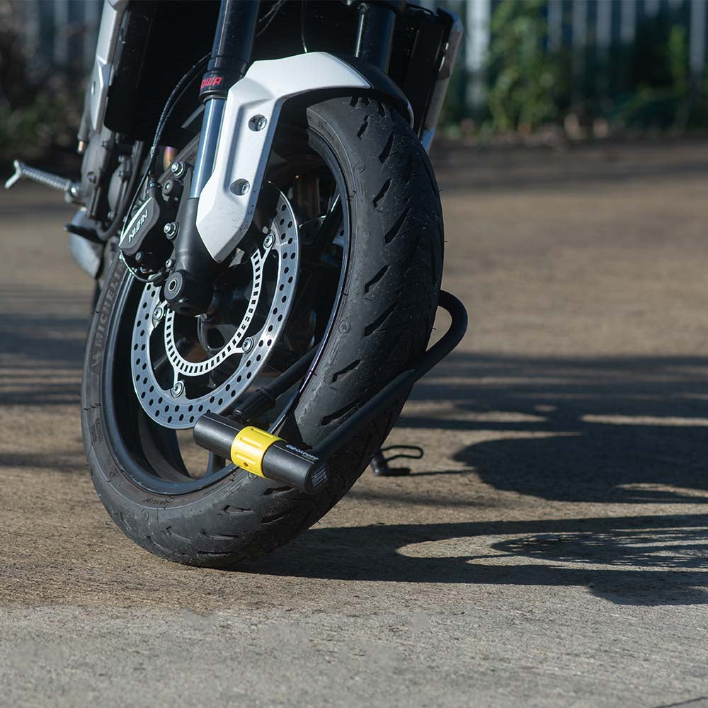 Oxford Magnum U-Lock With Bracket Black / Yellow - 170 x 285mm - FREE UK Shipping, FREE 365 Day Returns | Moto Central