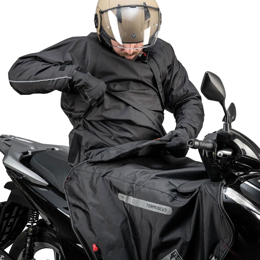 Tucano Urbano Tucanorak Hydroscud Rain Jacket Black - FREE UK Shipping, FREE 365 Day Returns | Moto Central