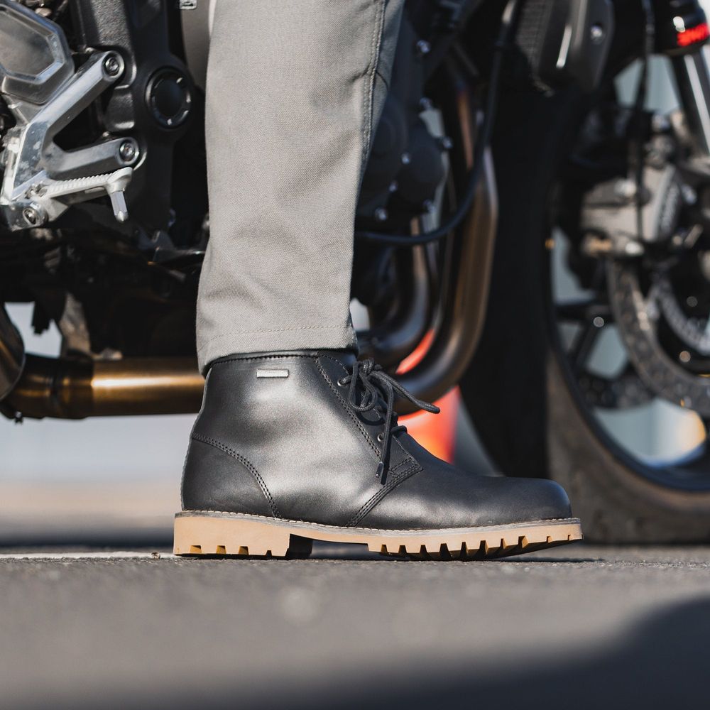 Oxford Chukka Boots Black - FREE UK Shipping, FREE 365 Day Returns | Moto Central