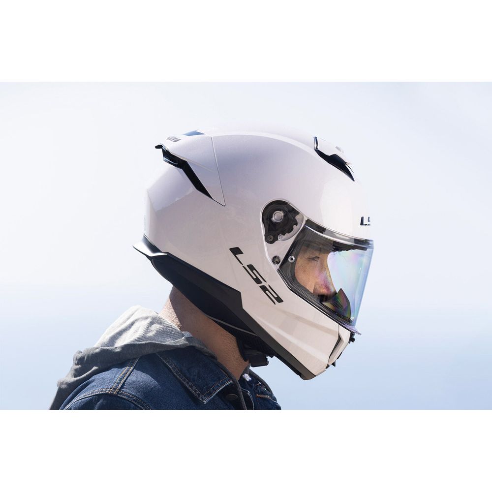 LS2 FF808 Stream 2 ECE 22.06 Full Face Helmet Gloss White  - FREE UK Shipping, FREE 365 Day Returns | Moto Central