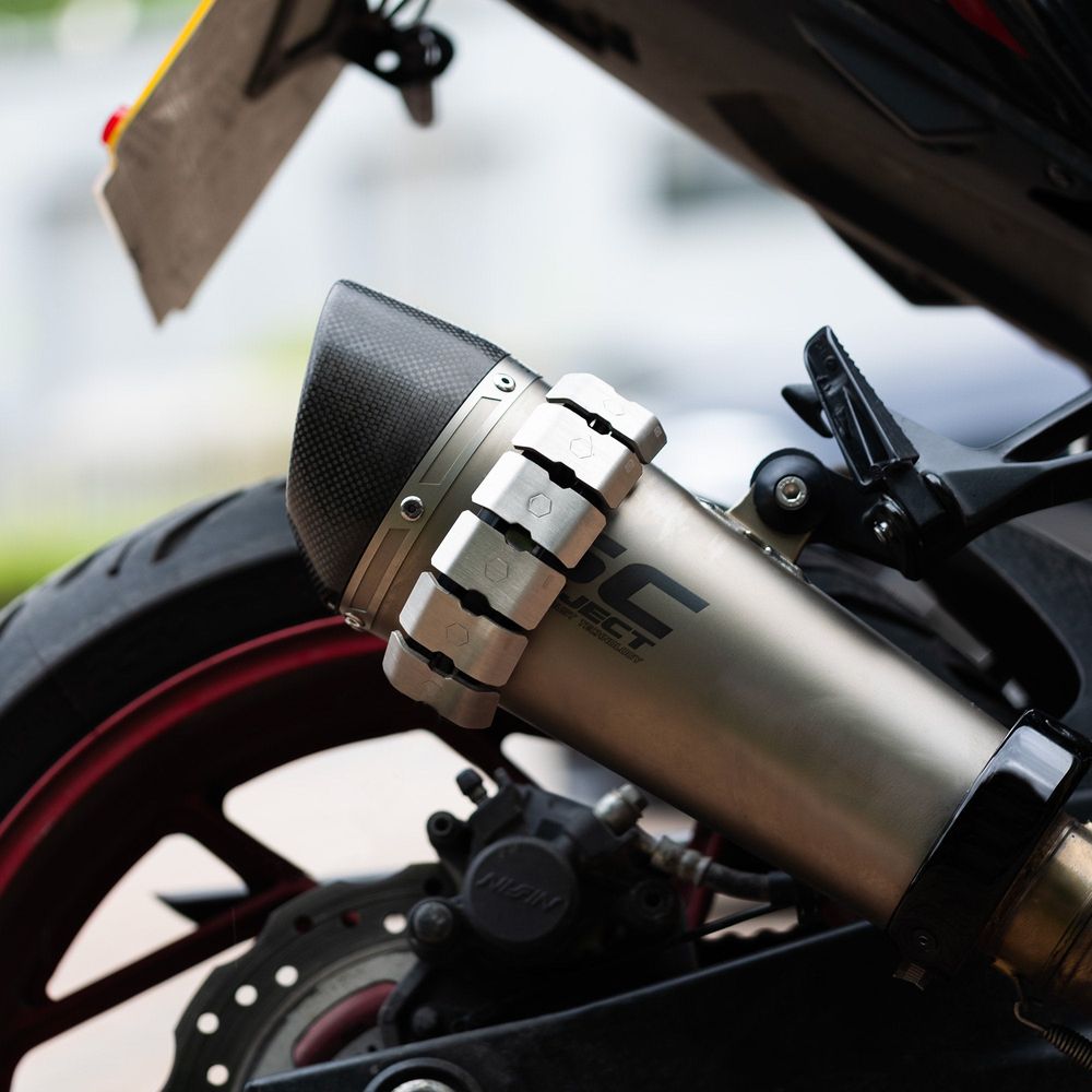 Oxford Adjustable Exhaust Protector Silver - FREE UK Shipping, FREE 365 Day Returns | Moto Central