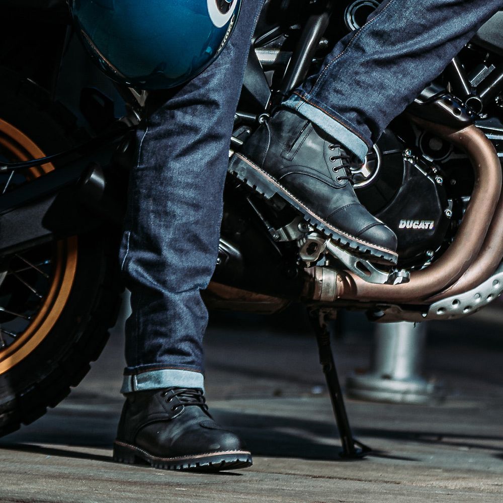 Spada Pilgrim Grande Waterproof CE Boots Distressed Black - FREE UK Shipping, FREE 365 Day Returns | Moto Central