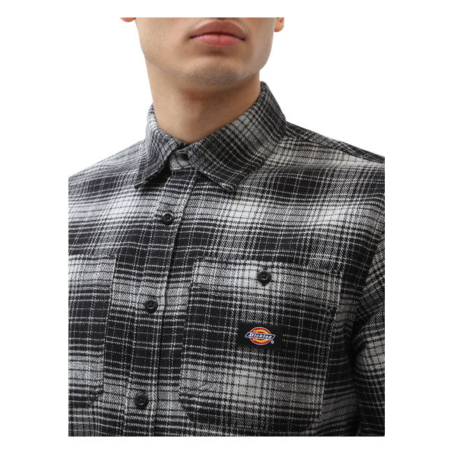 Dickies Evansville Shirt Black - FREE UK Shipping, FREE 365 Day Returns | Moto Central