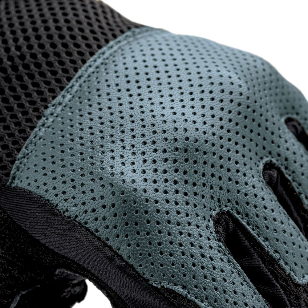 Tucano Urbano Windy Gloves Teal - FREE UK Shipping, FREE 365 Day Returns | Moto Central