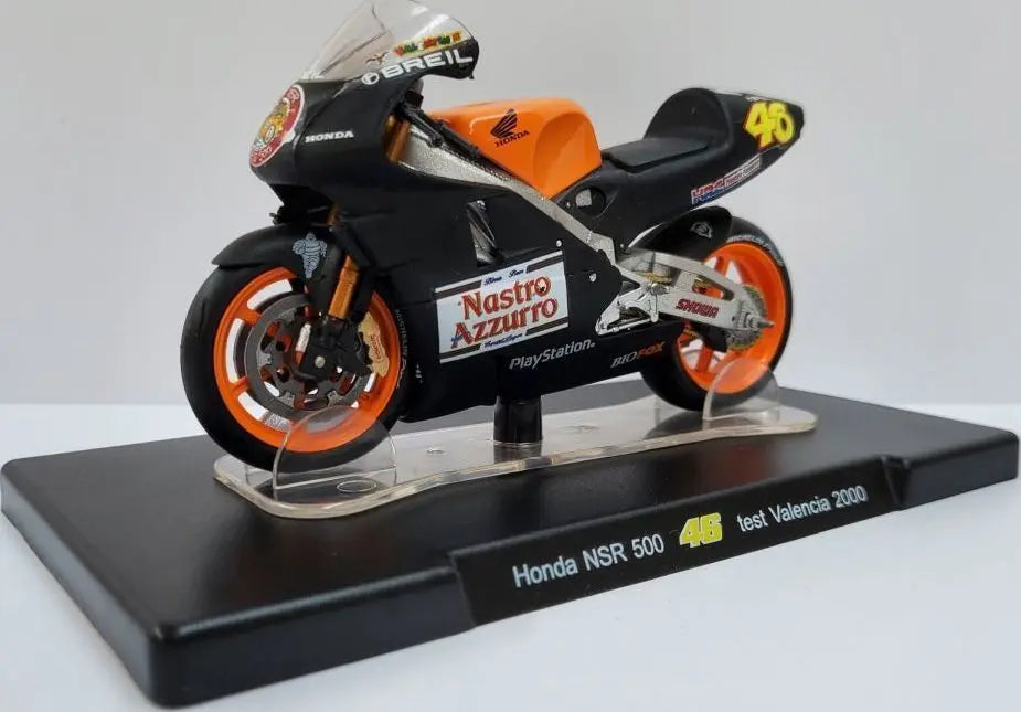 MAG Honda NSR 500 Valencia 2000 Rossi Valentino Rossi Collection - 1:18 Model - FREE UK Shipping, FREE 365 Day Returns | Moto Central