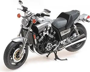 Minichamps Yamaha VMAX Silver Metallic 1993 - 1:12 Model - FREE UK Shipping, FREE 365 Day Returns | Moto Central