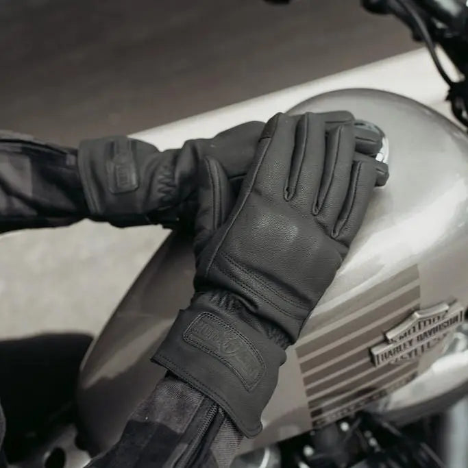 MotoGirl Nandi Ladies Leather Gloves Black  - FREE UK Shipping, FREE 365 Day Returns | Moto Central