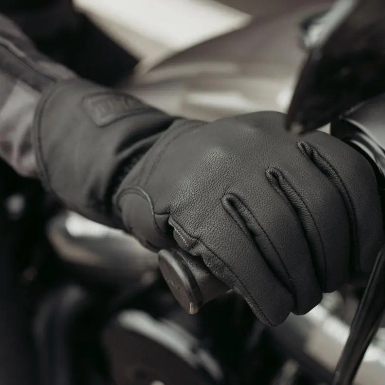 MotoGirl Nandi Ladies Leather Gloves Black  - FREE UK Shipping, FREE 365 Day Returns | Moto Central