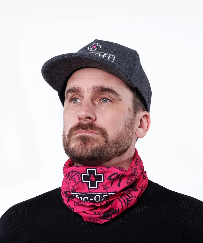 Muc-Off Lightweight Neck Gaiter Punk Pink  - FREE UK Shipping, FREE 365 Day Returns | Moto Central