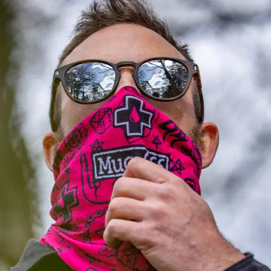 Muc-Off Lightweight Neck Gaiter Punk Pink  - FREE UK Shipping, FREE 365 Day Returns | Moto Central