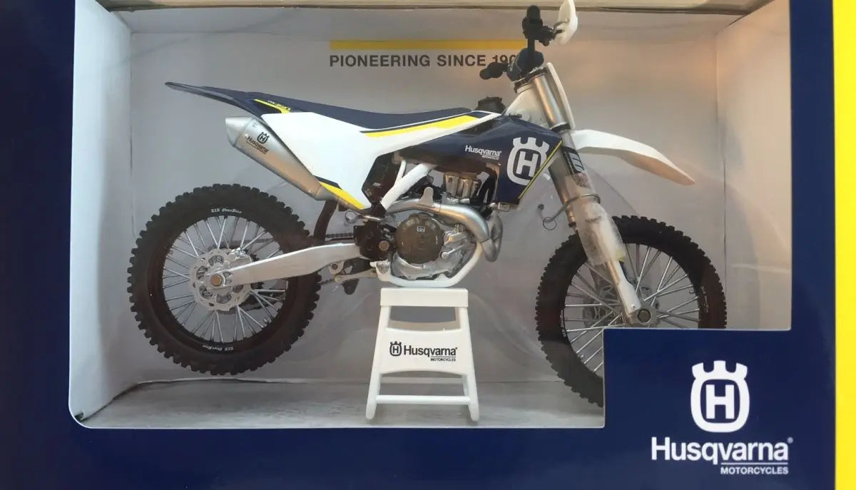 New-Ray Minimotor Husqvarna FC450/19 - FREE UK Shipping, FREE 365 Day Returns | Moto Central