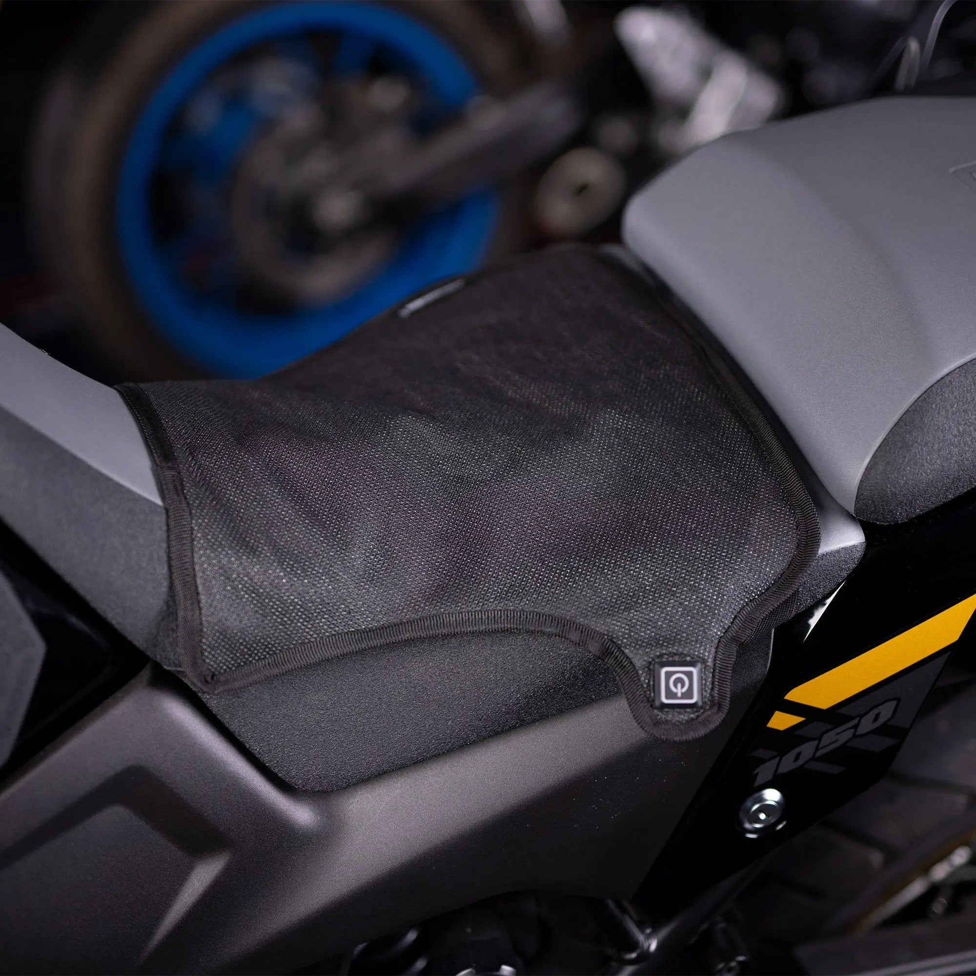 Oxford Hot Seat Black  - FREE UK Shipping, FREE 365 Day Returns | Moto Central