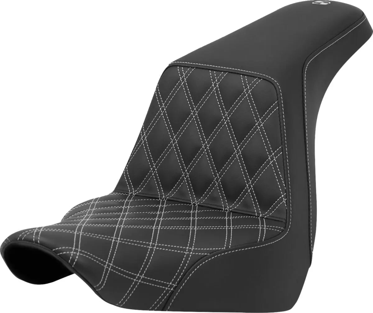 Saddlemen Lattice Stitch Step-Up Silver Stitching Seat Black / Silver - FREE UK Shipping, FREE 365 Day Returns | Moto Central