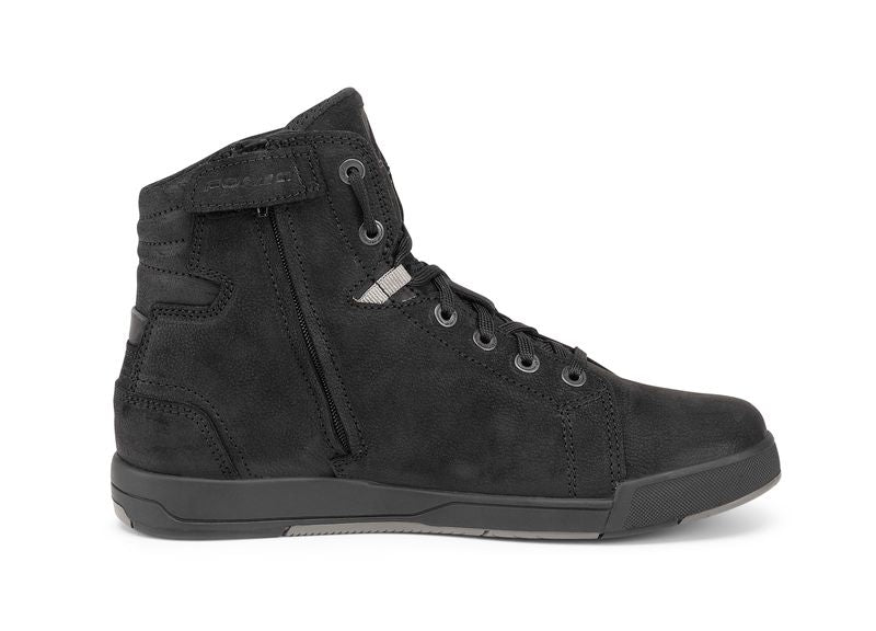 Forma Swift x Fit Dry Short Boots Black / Black - FREE UK Shipping, FREE 365 Day Returns | Moto Central