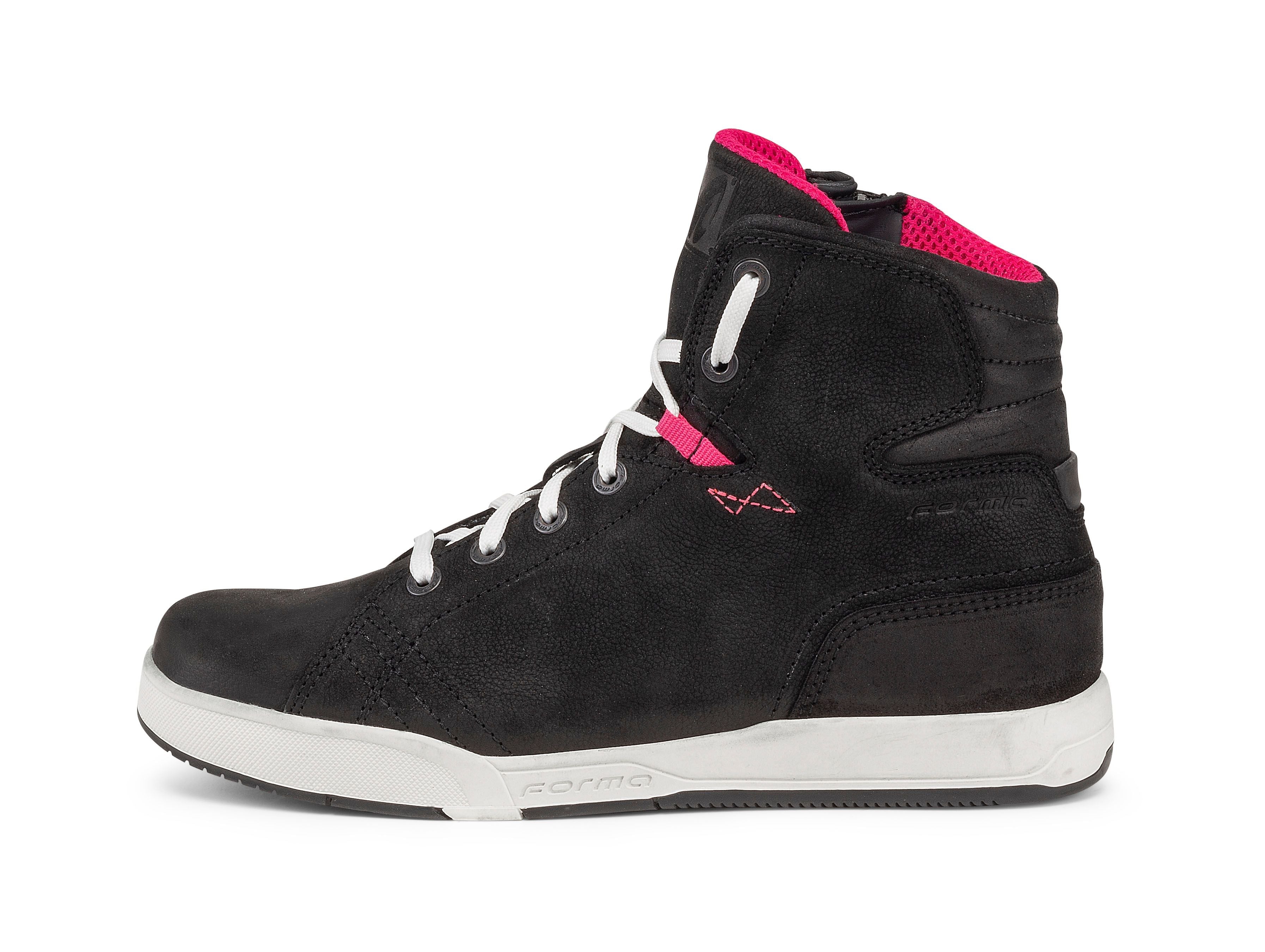 Forma Swift x Fit Dry Ladies Short Boots Black / White - FREE UK Shipping, FREE 365 Day Returns | Moto Central