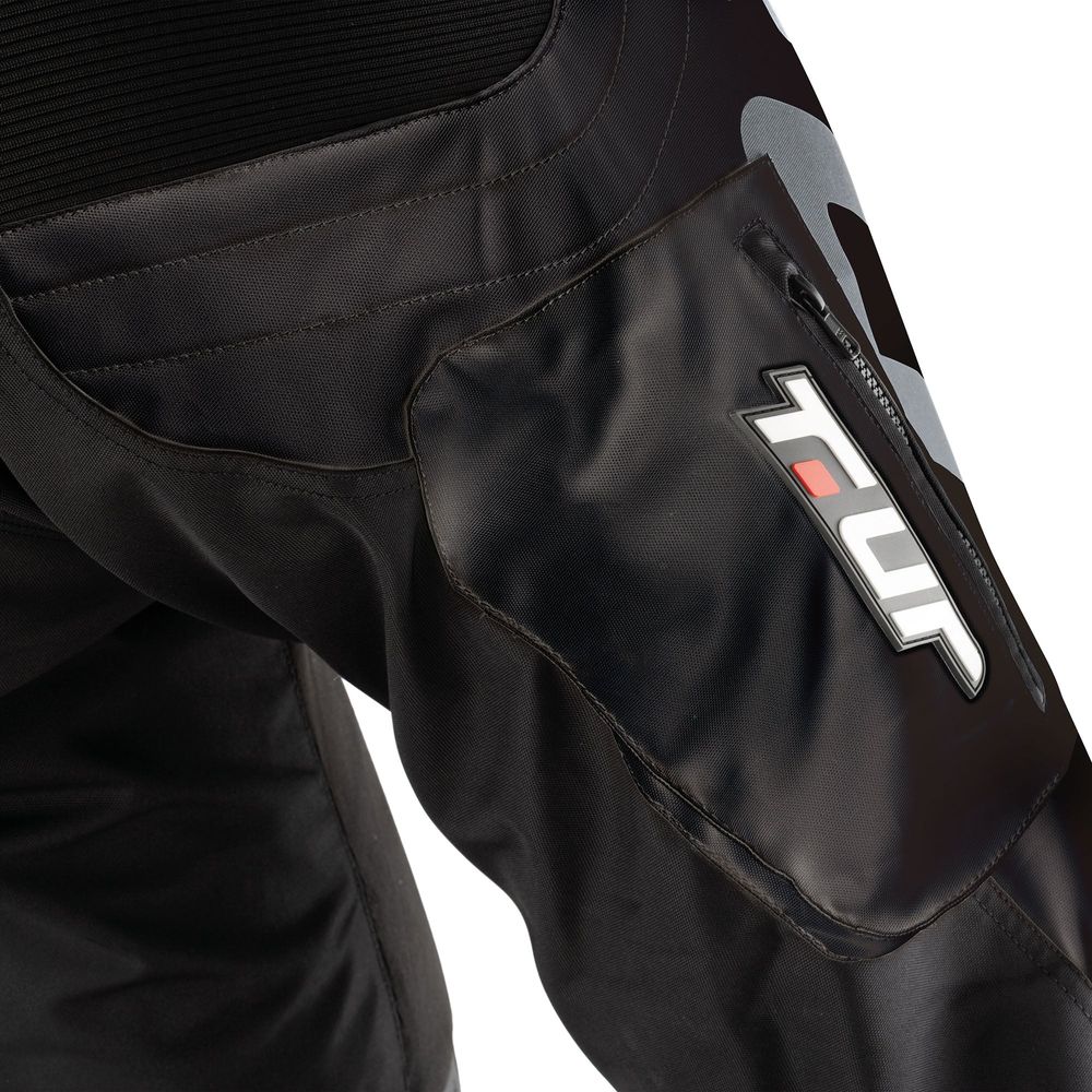 T.UR P-Three Trouser Black / White