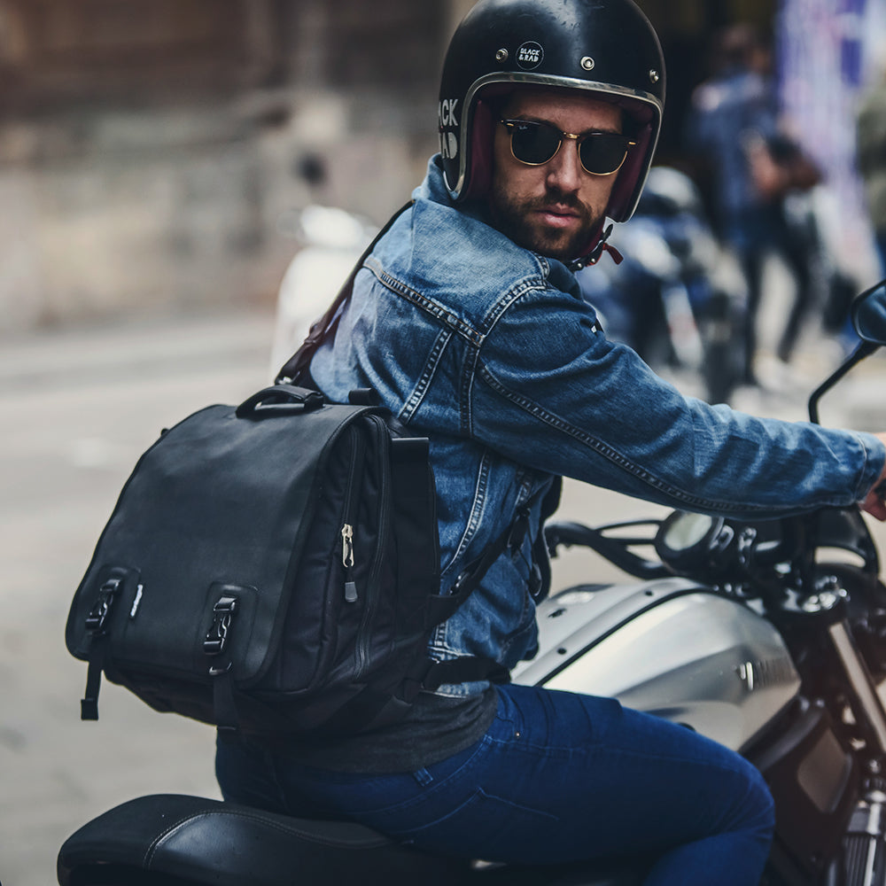 Kriega Urban EDC Messenger Bag Black - 18 Liters - FREE UK Shipping, FREE 365 Day Returns | Moto Central